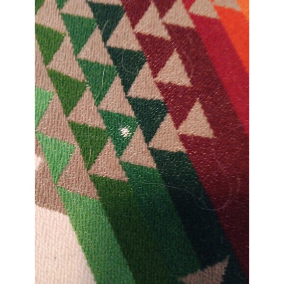 Vtg Wool Pendleton Beaver State Blanket Southwest Aztec Indian Theme 84 x 85 - Picture 9 of 11